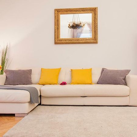 New York Palace View Apartment บูดาเปสต์ ภายนอก รูปภาพ