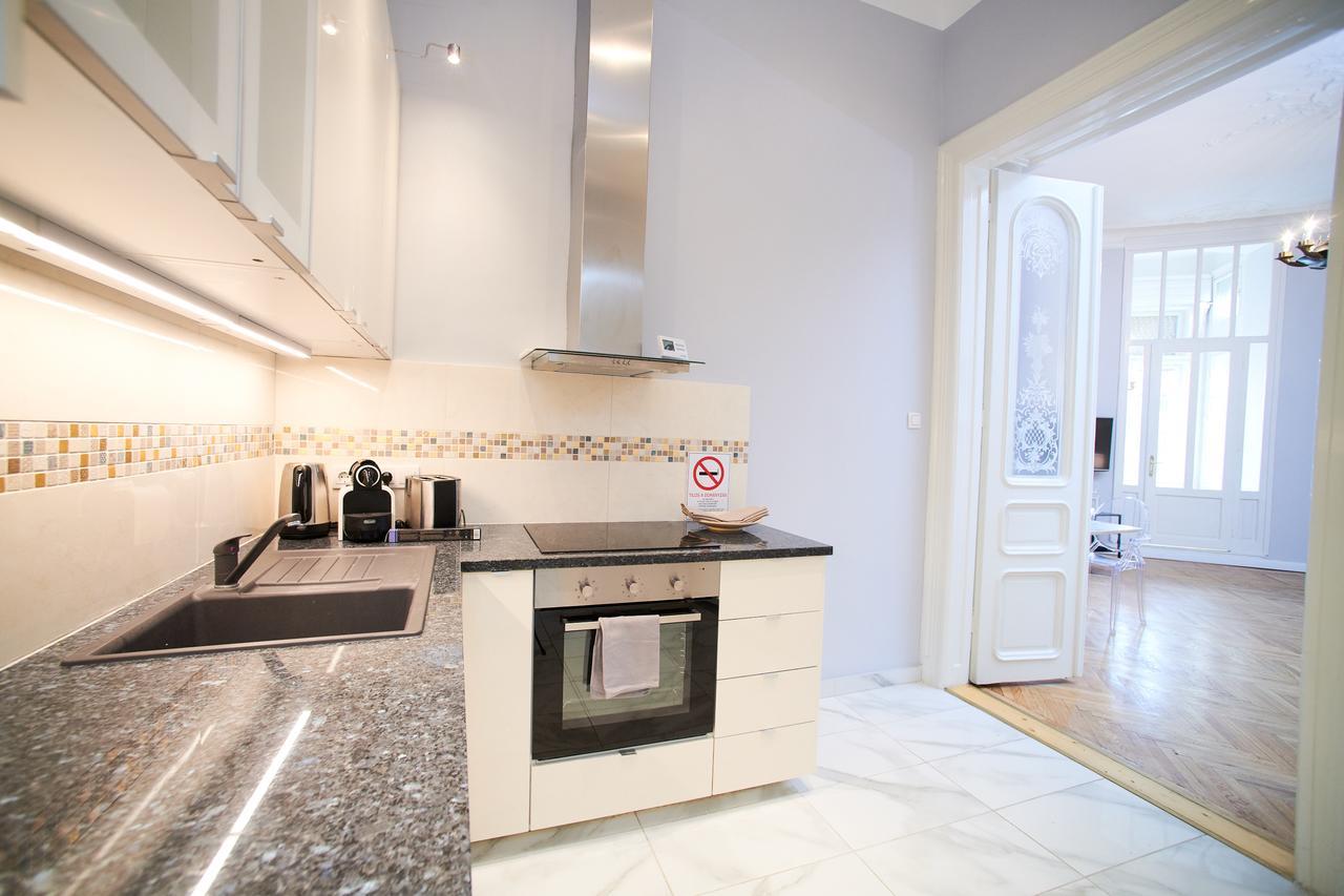 New York Palace View Apartment บูดาเปสต์ ภายนอก รูปภาพ