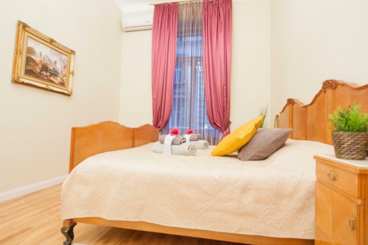 New York Palace View Apartment บูดาเปสต์ ภายนอก รูปภาพ